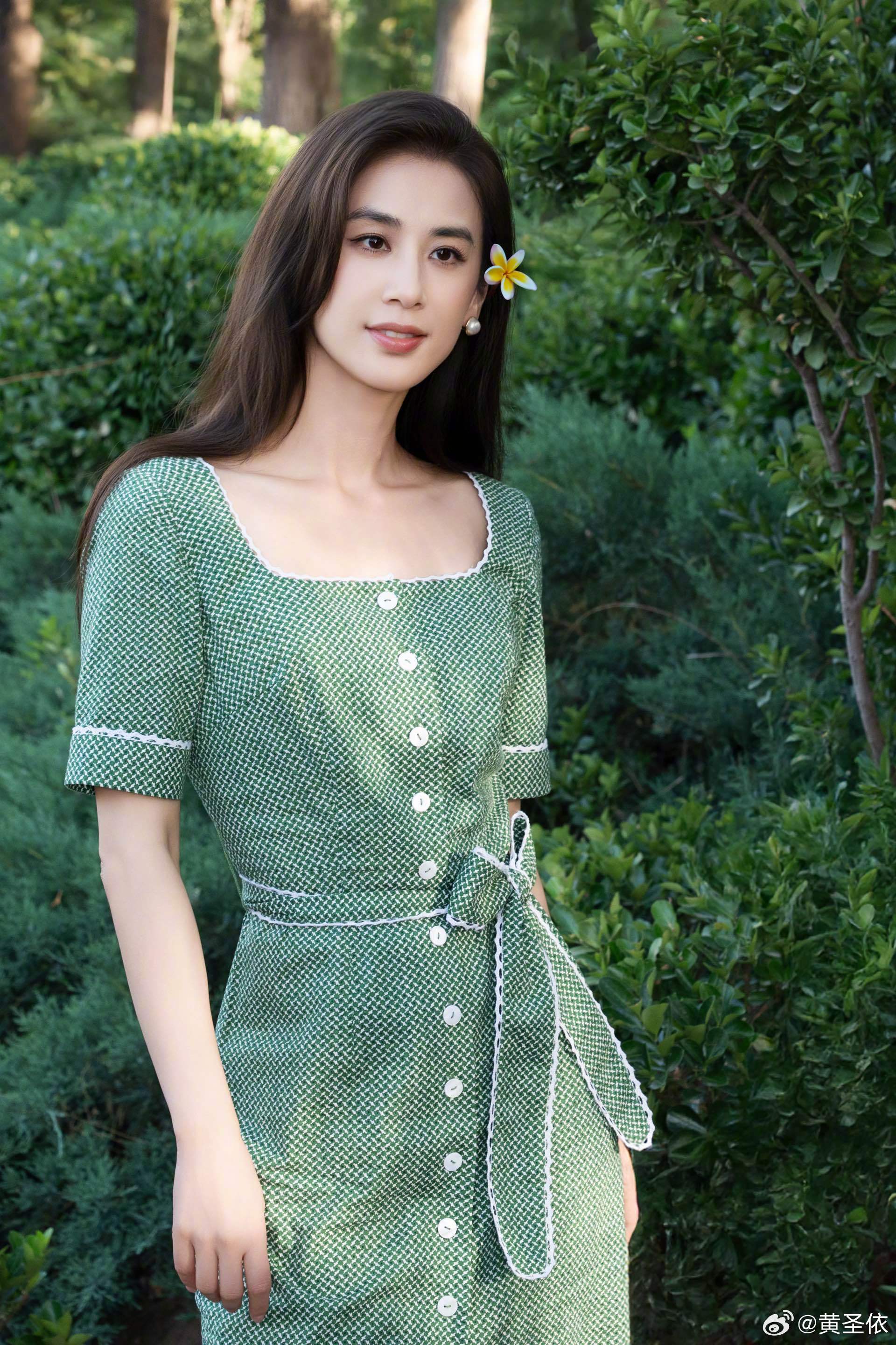 Đây là mỹ nhân xấu tính nhất showbiz: Dám giở trò Đây là mỹ nhân xấu tính nhất showbiz: Dám giở trò