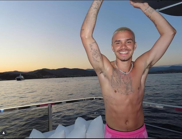 Cậu cả nhà Beckham bị netizen Cậu cả nhà Beckham bị netizen