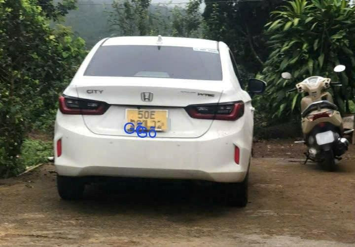 Người đàn ông tử vong trong ô tô đóng kín cửa ở Lâm Đồng- Ảnh 1. Người đàn ông tử vong trong ô tô đóng kín cửa ở Lâm Đồng- Ảnh 1.
