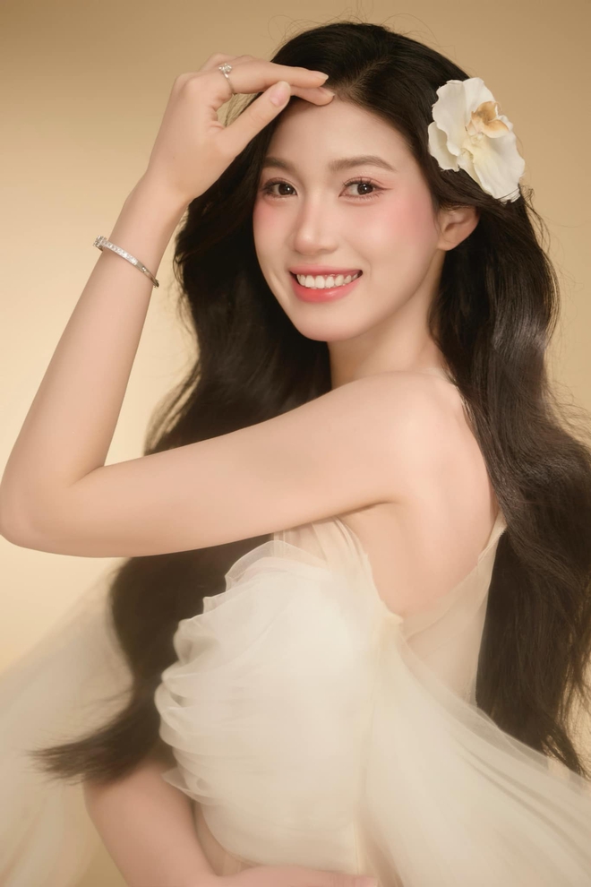 Visual sáng bừng hoà chung không khí yêu nước của hotgirl bóng chuyền Nguyễn Thị Phương- Ảnh 9. Visual sáng bừng hoà chung không khí yêu nước của hotgirl bóng chuyền Nguyễn Thị Phương- Ảnh 9.
