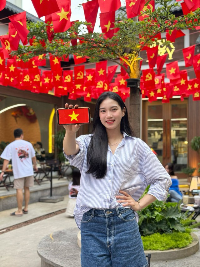 Visual sáng bừng hoà chung không khí yêu nước của hotgirl bóng chuyền Nguyễn Thị Phương- Ảnh 5. Visual sáng bừng hoà chung không khí yêu nước của hotgirl bóng chuyền Nguyễn Thị Phương- Ảnh 5.