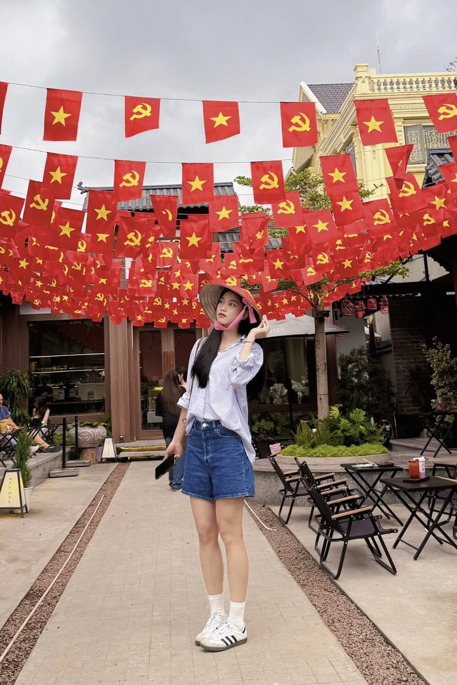 Visual sáng bừng hoà chung không khí yêu nước của hotgirl bóng chuyền Nguyễn Thị Phương- Ảnh 4. Visual sáng bừng hoà chung không khí yêu nước của hotgirl bóng chuyền Nguyễn Thị Phương- Ảnh 4.