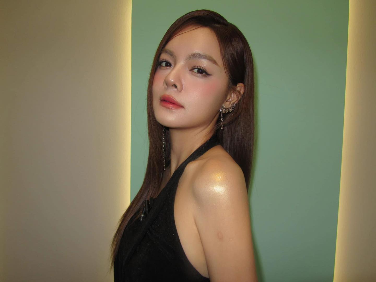Phạm Quỳnh Anh bức xúc lên tiếng khi 2 cô con gái bị tấn công- Ảnh 1. Phạm Quỳnh Anh bức xúc lên tiếng khi 2 cô con gái bị tấn công- Ảnh 1.