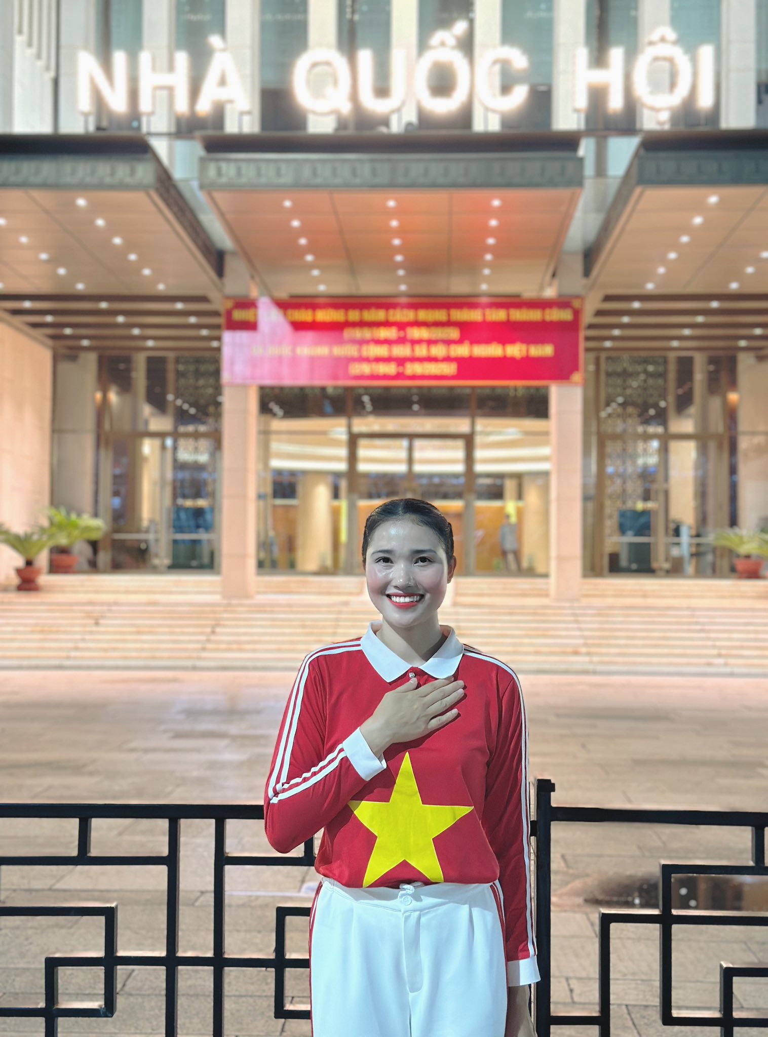 Nữ VĐV giành HCV SEA Games vinh dự rước đuốc tại Đại lễ 2/9: Là mẹ bỉm sữa visual vẫn sáng bừng- Ảnh 2.