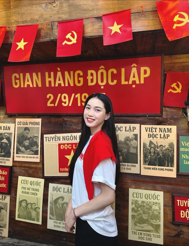 Visual sáng bừng hoà chung không khí yêu nước của hotgirl bóng chuyền Nguyễn Thị Phương- Ảnh 2. Visual sáng bừng hoà chung không khí yêu nước của hotgirl bóng chuyền Nguyễn Thị Phương- Ảnh 2.