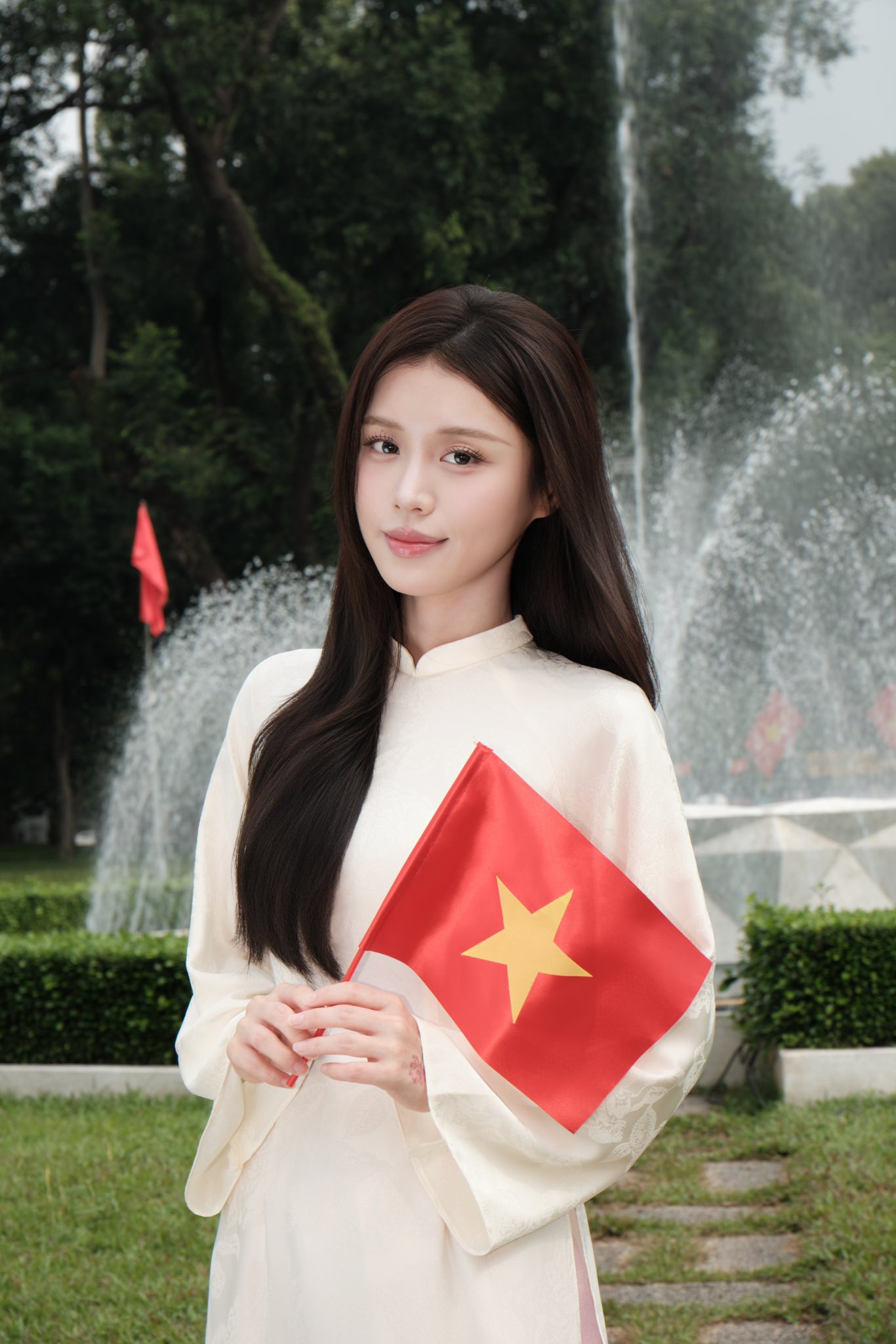 Sao Việt đồng loạt khoe sắc mừng ngày Tết Độc Lập, nhìn những khung hình đầy tự hào mới thấy: Hòa bình đẹp lắm- Ảnh 21.