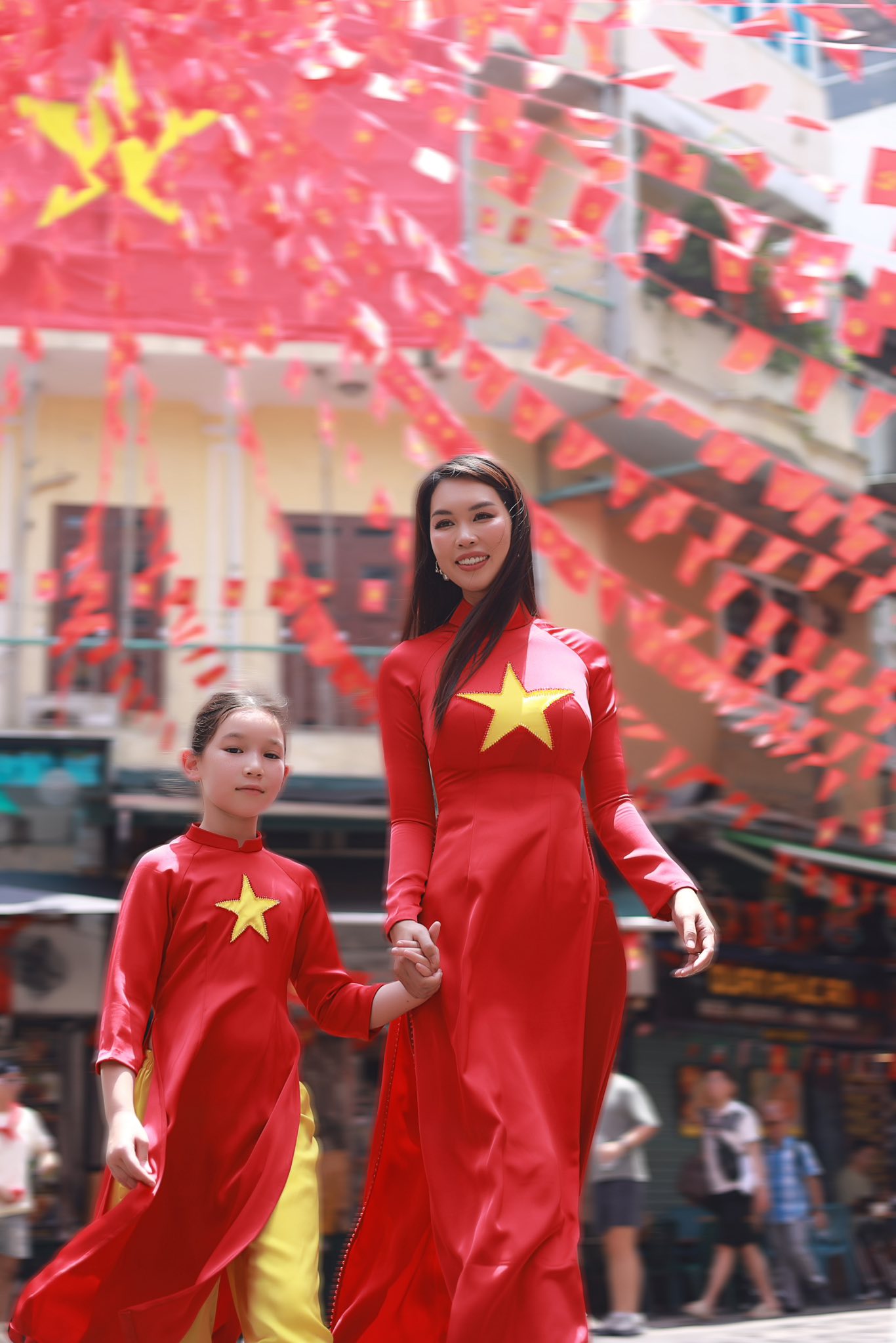 Sao Việt đồng loạt khoe sắc mừng ngày Tết Độc Lập, nhìn những khung hình đầy tự hào mới thấy: Hòa bình đẹp lắm- Ảnh 15.