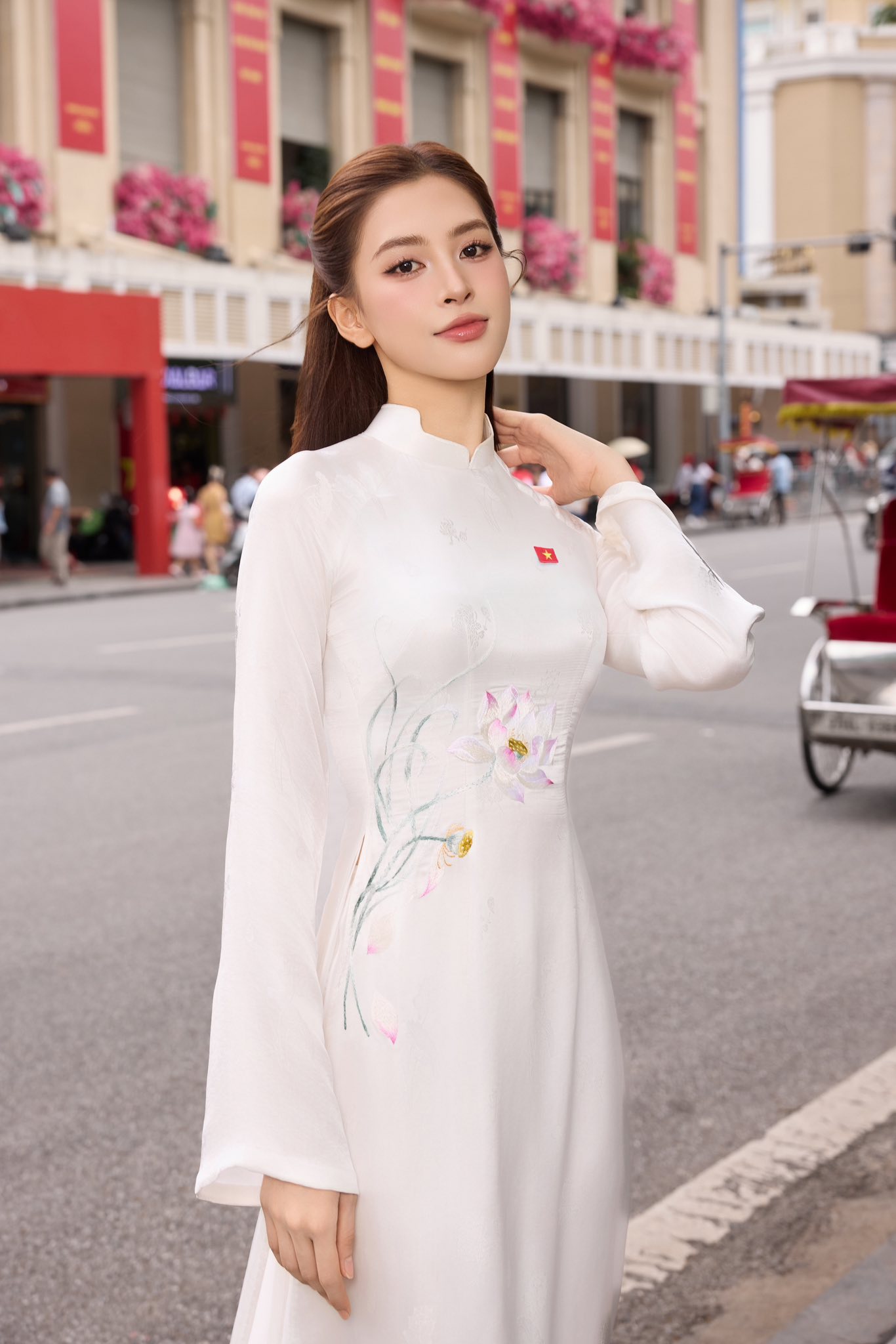 Sao Việt đồng loạt khoe sắc mừng ngày Tết Độc Lập, nhìn những khung hình đầy tự hào mới thấy: Hòa bình đẹp lắm- Ảnh 1.
