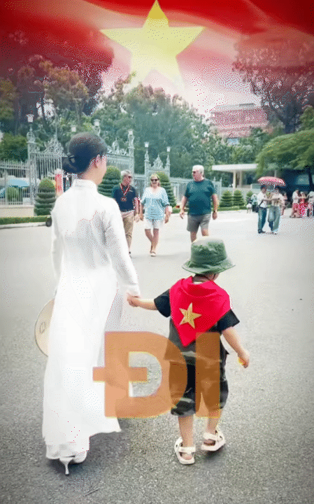 Bố mẹ đưa bé con 4 tuổi vượt hơn 1.600km từ Nam ra Bắc trước thềm đại lễ: "Con hãy yêu Tổ quốc mình, từ những điều đơn giản nhất"- Ảnh 13.