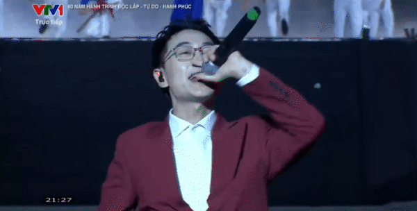 Concert quốc gia đặc biệt: SOOBIN hô "Việt Nam" đến lạc cả giọng, Mỹ Tâm kết hợp Quán quân Rap Việt quá cháy!- Ảnh 22.