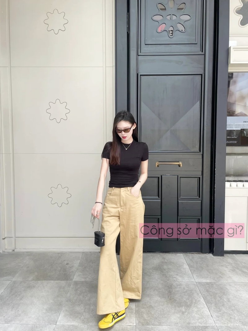 Tôi từng lo quần ống rộng khó mặc, nhưng giày thể thao đã thay đổi suy nghĩ ấy!- Ảnh 9.