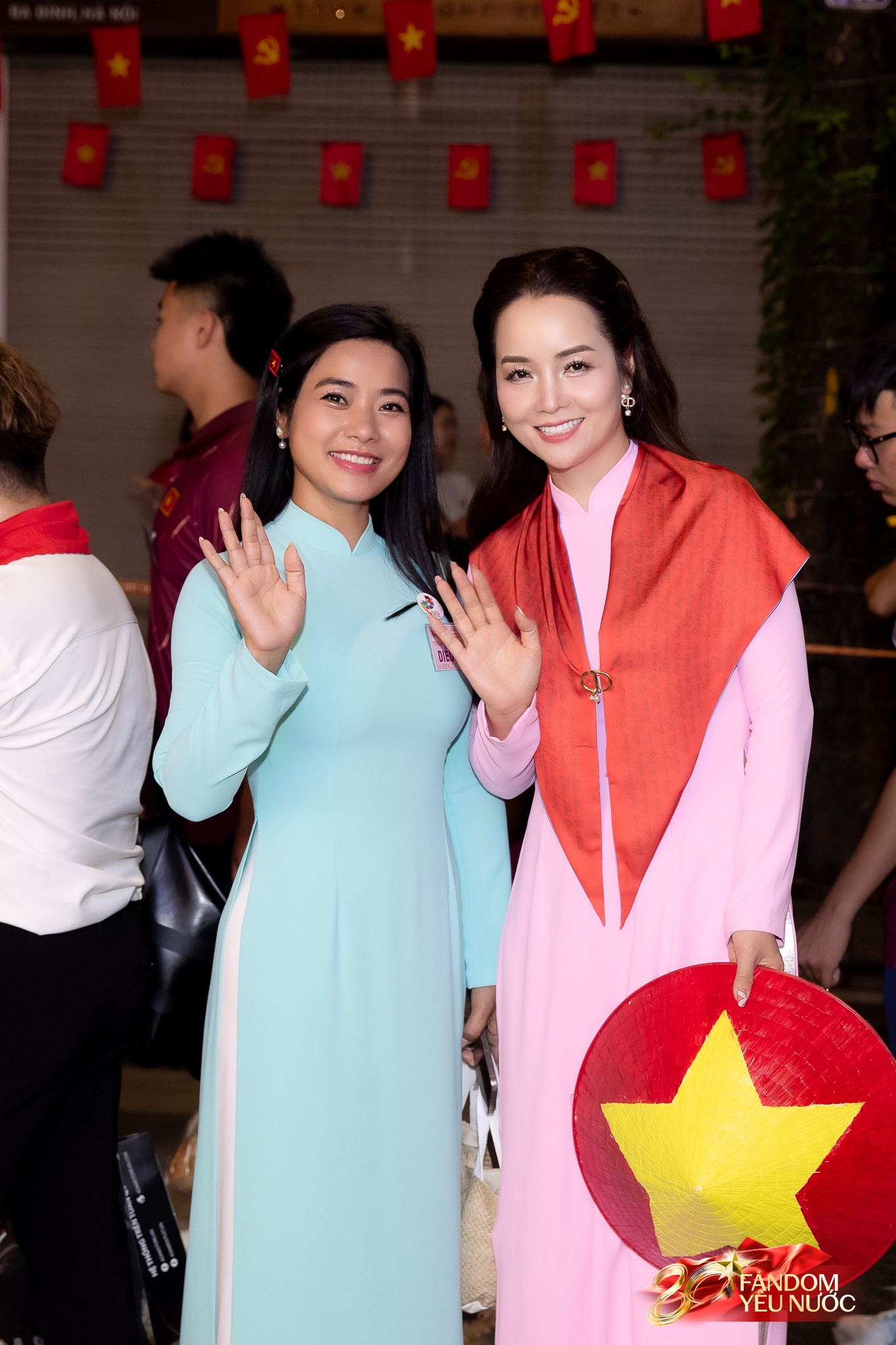 Khối nghệ sĩ tươi rói chuẩn bị diễu hành lễ 2/9: MONO đầy năng lượng, Lan Ngọc và dàn sao đã sẵn sàng!- Ảnh 15. Khối nghệ sĩ tươi rói chuẩn bị diễu hành lễ 2/9: MONO đầy năng lượng, Lan Ngọc và dàn sao đã sẵn sàng!- Ảnh 15.