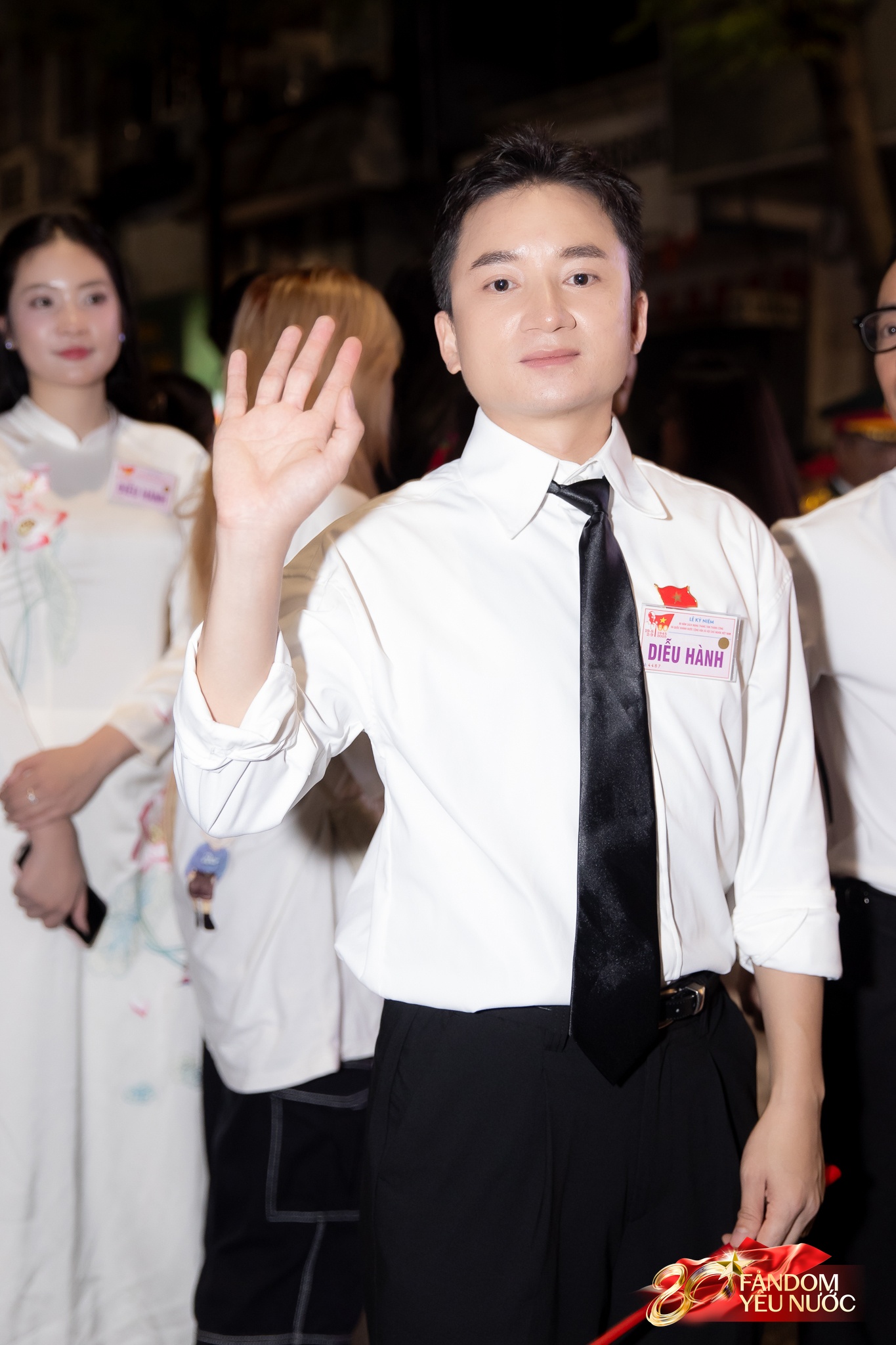 Khối nghệ sĩ tươi rói chuẩn bị diễu hành lễ 2/9: MONO đầy năng lượng, Lan Ngọc và dàn sao đã sẵn sàng!- Ảnh 11. Khối nghệ sĩ tươi rói chuẩn bị diễu hành lễ 2/9: MONO đầy năng lượng, Lan Ngọc và dàn sao đã sẵn sàng!- Ảnh 11.