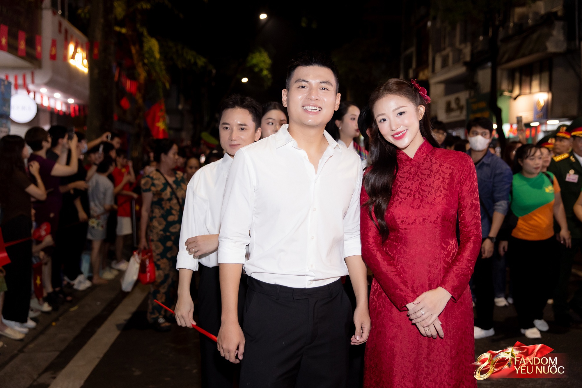 Khối nghệ sĩ tươi rói chuẩn bị diễu hành lễ 2/9: MONO đầy năng lượng, Lan Ngọc và dàn sao đã sẵn sàng!- Ảnh 10. Khối nghệ sĩ tươi rói chuẩn bị diễu hành lễ 2/9: MONO đầy năng lượng, Lan Ngọc và dàn sao đã sẵn sàng!- Ảnh 10.