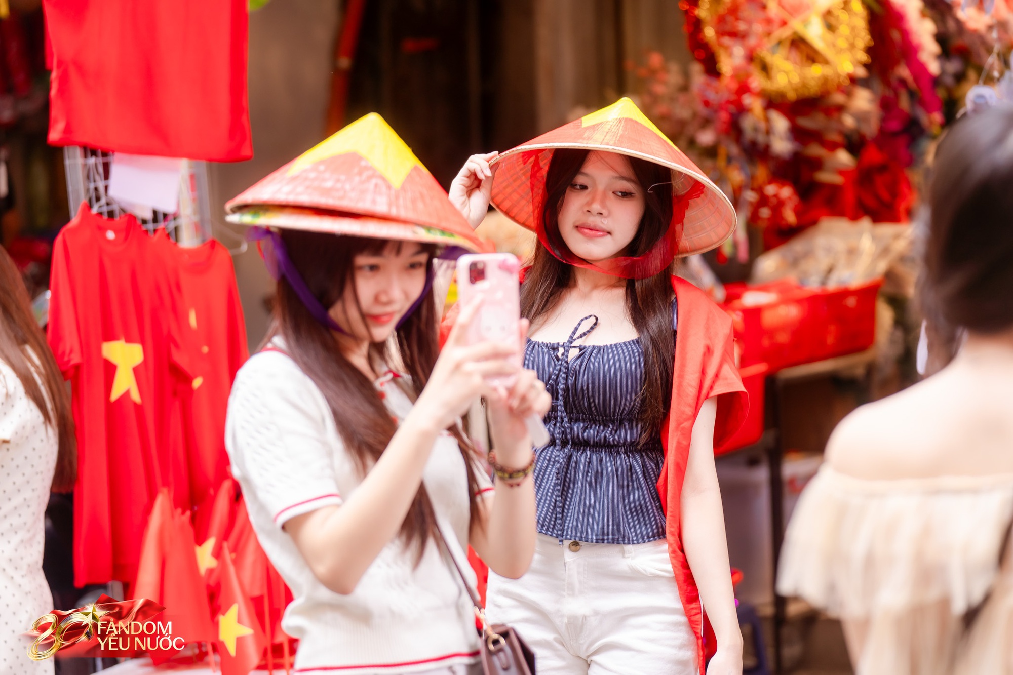 Khối nàng thơ tiến về Hàng Mã- Ảnh 7.