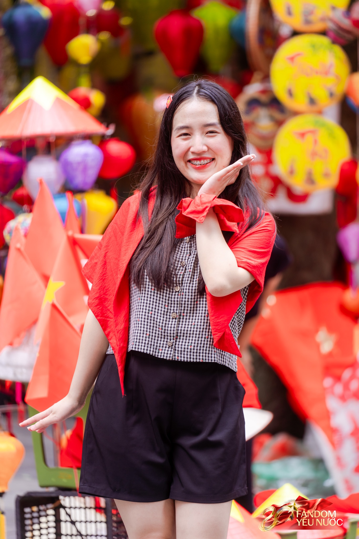 Đếm ngược đến giờ G: Trung tâm Hà Nội rực rỡ sắc cờ, dòng người háo hức giữ chỗ từ sớm để đón xem diễu binh mừng Quốc khánh 2/9- Ảnh 9. Đếm ngược đến giờ G: Trung tâm Hà Nội rực rỡ sắc cờ, dòng người háo hức giữ chỗ từ sớm để đón xem diễu binh mừng Quốc khánh 2/9- Ảnh 9.
