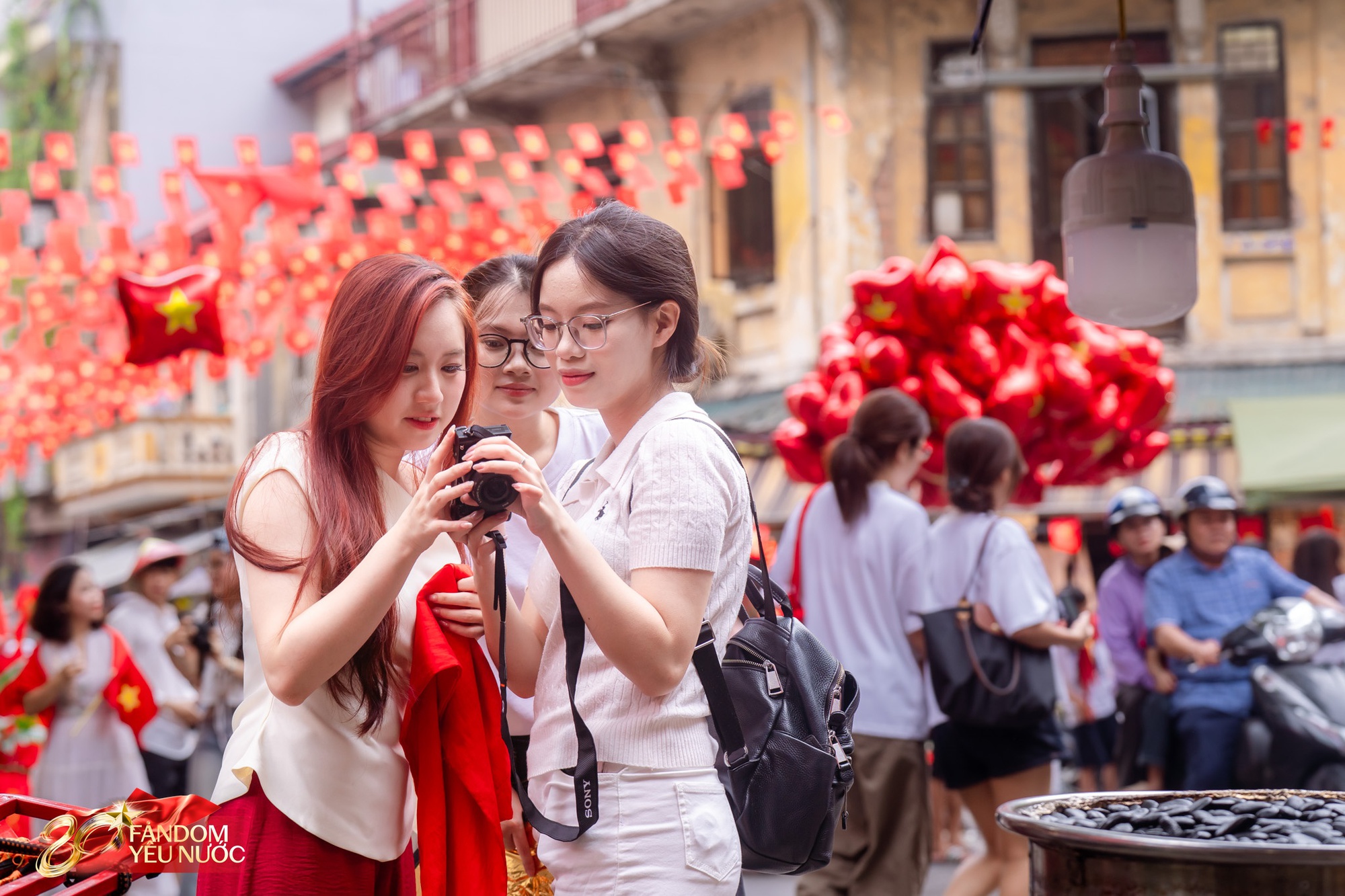 Khối nàng thơ tiến về Hàng Mã- Ảnh 9.