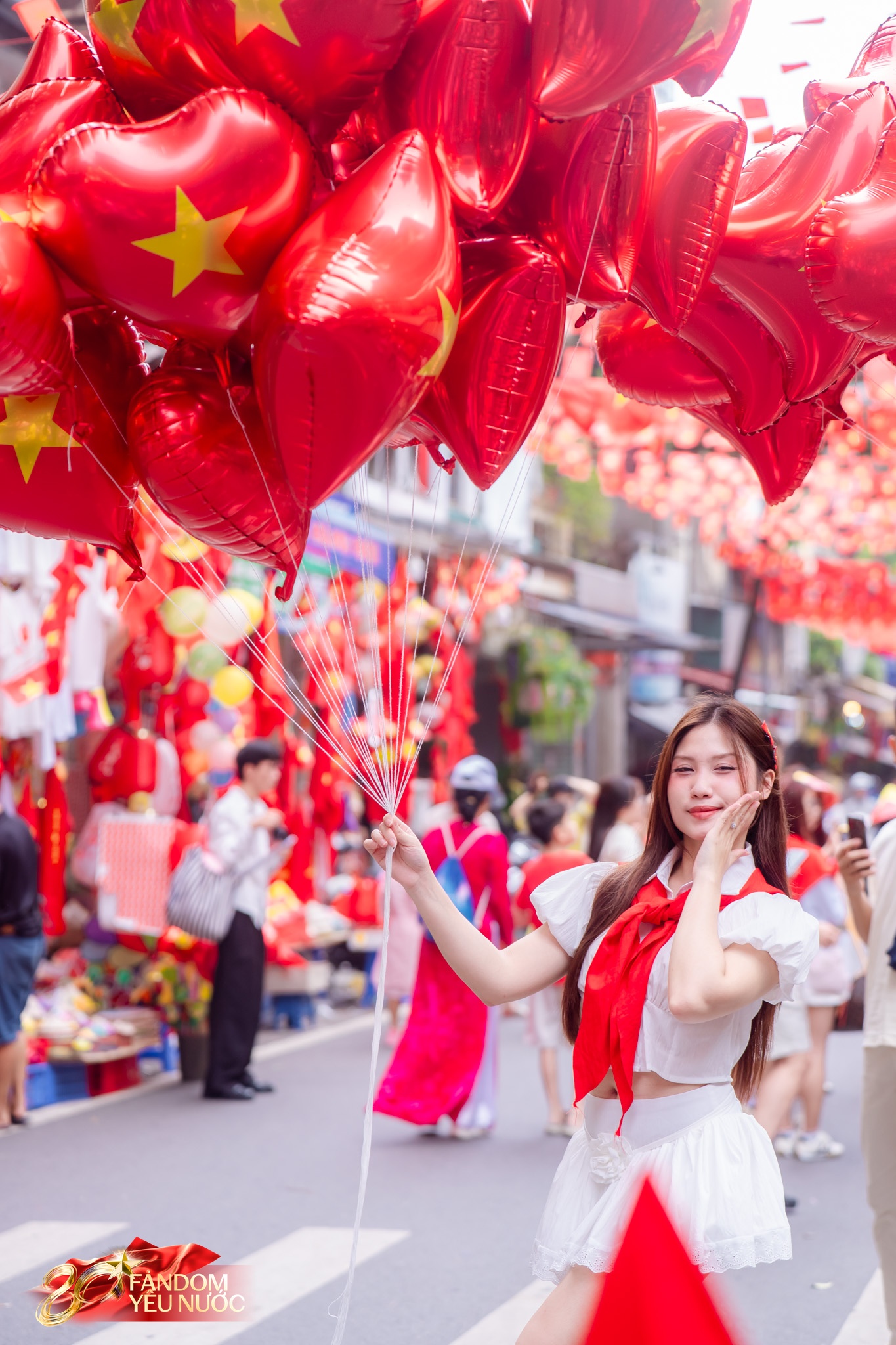 Khối nàng thơ tiến về Hàng Mã- Ảnh 1.