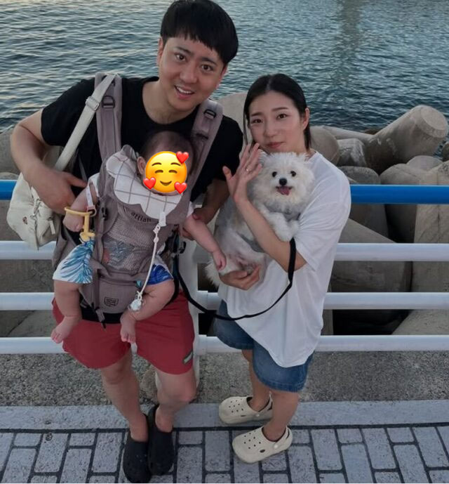 Lee Dong Wook công khai đưa vợ con đi nghỉ mát- Ảnh 1. Lee Dong Wook công khai đưa vợ con đi nghỉ mát- Ảnh 1.