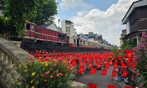 Khách trẩy hội 2/9 đông nghẹt, nhiều dịch vụ ở Hà Nội đội giá- Ảnh 9.