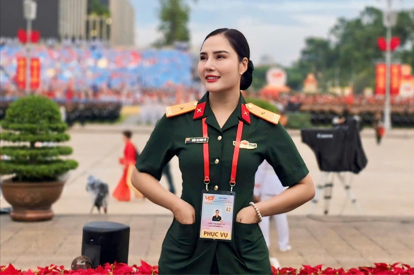 Nữ thiếu tá làm MC thuyết minh cả A50 và A80 là ai?- Ảnh 2.