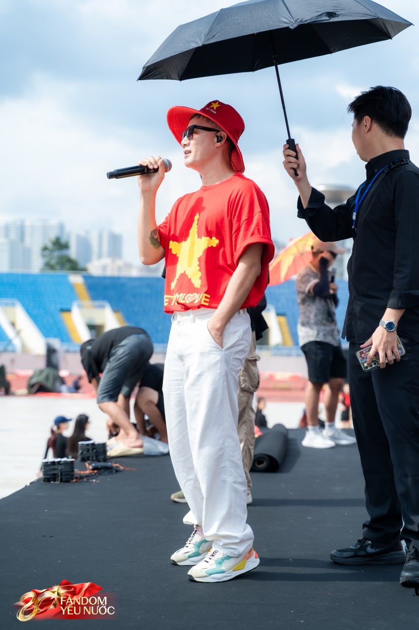 Tổng duyệt Concert Quốc Gia ngày 1/9: Mỹ Tâm xuất hiện nổi bần bật, Quán quân Rap Việt có hành động tinh tế với đàn chị- Ảnh 9. Tổng duyệt Concert Quốc Gia ngày 1/9: Mỹ Tâm xuất hiện nổi bần bật, Quán quân Rap Việt có hành động tinh tế với đàn chị- Ảnh 9.