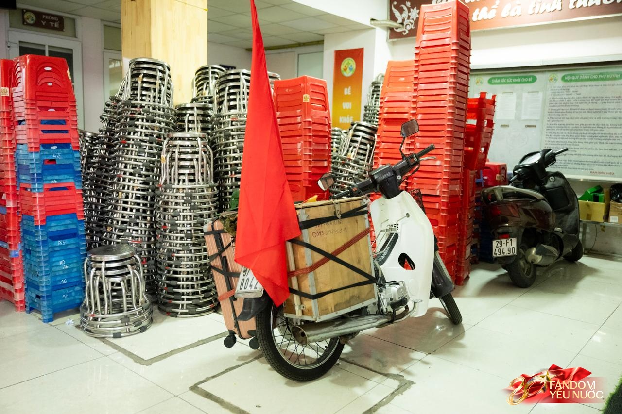 Cựu chiến binh U80 "trốn vợ", lái xe máy 300km ra Hà Nội xem diễu binh: "Nhân lúc vợ đi chợ, tôi chất đồ lên xe và... lên đường"- Ảnh 8.