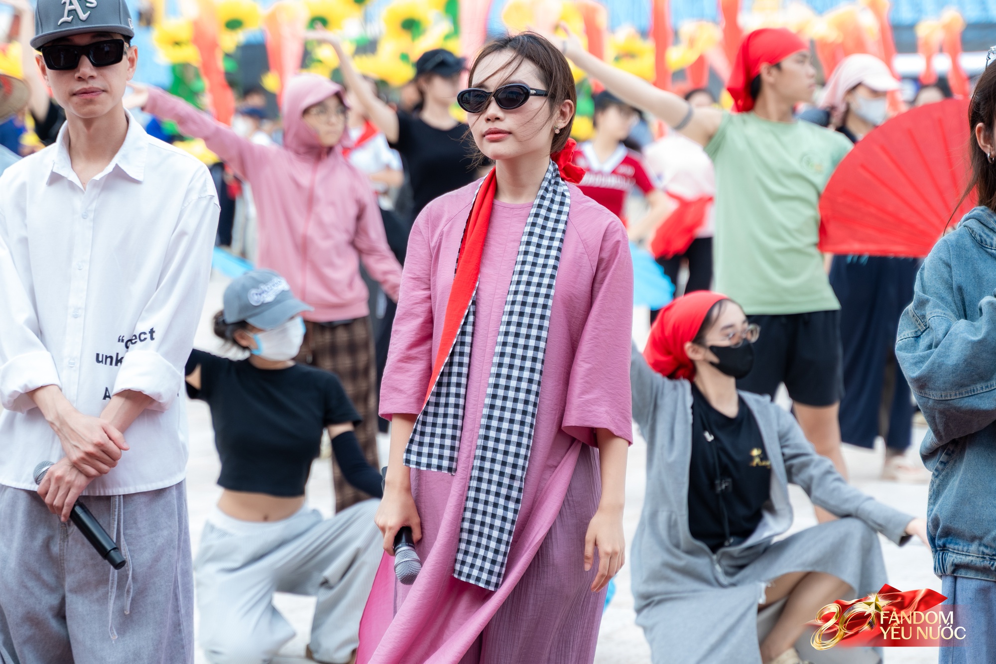 Hé lộ màn đồng diễn 80 nghệ sĩ tại Đại lễ 2/9: 5 ca khúc kéo dài gần 15 phút, quy mô cực kỳ hoành tráng!- Ảnh 10. Hé lộ màn đồng diễn 80 nghệ sĩ tại Đại lễ 2/9: 5 ca khúc kéo dài gần 15 phút, quy mô cực kỳ hoành tráng!- Ảnh 10.