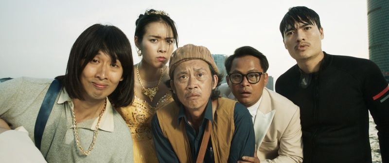 Phim của Hoài Linh gây tranh cãi: Diễn xuất là điểm sáng duy nhất, chất lượng thua xa phim chiếu mạng- Ảnh 9. Phim của Hoài Linh gây tranh cãi: Diễn xuất là điểm sáng duy nhất, chất lượng thua xa phim chiếu mạng- Ảnh 9.