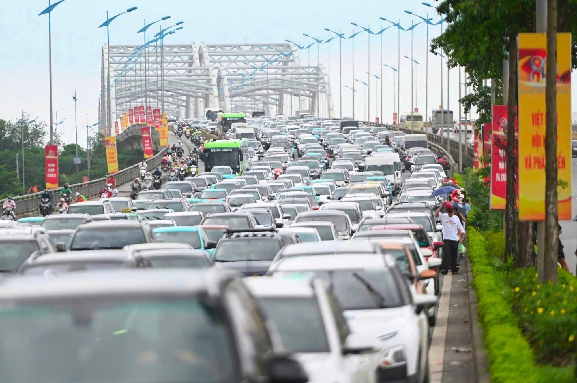 Công an TP Hà Nội khuyến cáo gì về lộ trình tới Trung tâm triển lãm quốc gia ở Đông Anh?- Ảnh 1. Công an TP Hà Nội khuyến cáo gì về lộ trình tới Trung tâm triển lãm quốc gia ở Đông Anh?- Ảnh 1.