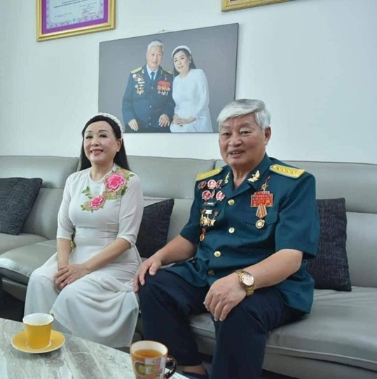Nữ NSND 73 tuổi viên mãn bên chồng là anh hùng phi công: Con gái đi tu nhưng ít đi chùa vì tâm niệm một điều- Ảnh 4. Nữ NSND 73 tuổi viên mãn bên chồng là anh hùng phi công: Con gái đi tu nhưng ít đi chùa vì tâm niệm một điều- Ảnh 4.