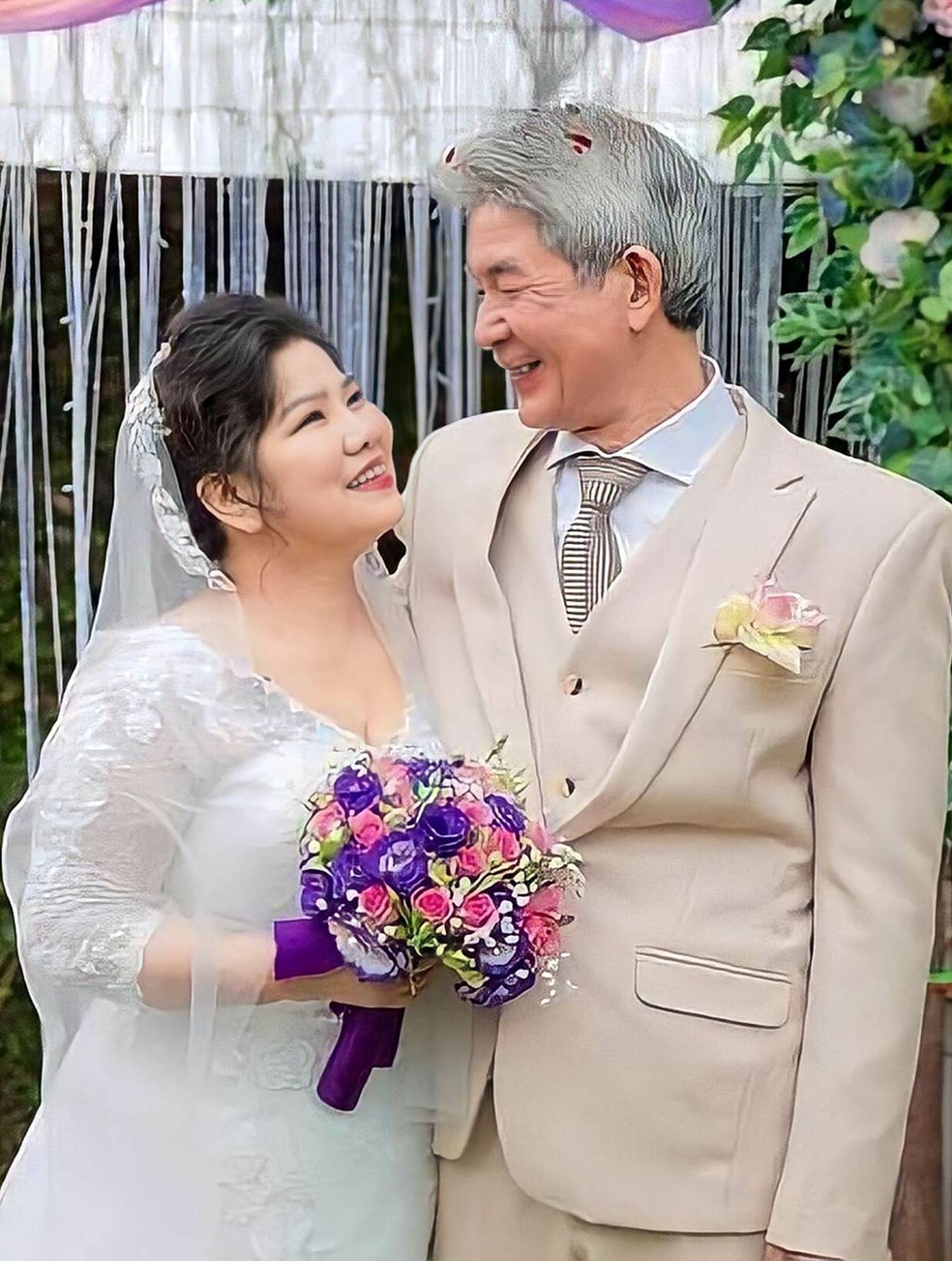 NSND là nữ hoàng chạy show miền Bắc: 75 tuổi viên mãn bên chồng hai tại biệt thự 1000m2- Ảnh 4. NSND là nữ hoàng chạy show miền Bắc: 75 tuổi viên mãn bên chồng hai tại biệt thự 1000m2- Ảnh 4.