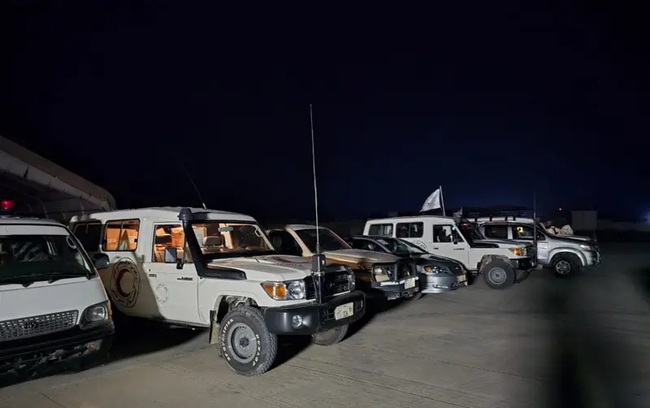Lực lượng ứng phó chuẩn bị vào vùng thảm họa rạng sáng 1-9  - Ảnh: CHÍNH QUYỀN TALIBAN