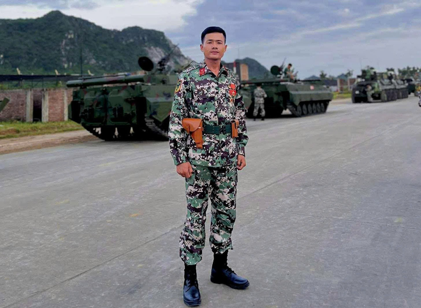 Chuyện đặc biệt về hai anh em ruột cùng tham gia diễu binh 2/9- Ảnh 3. Chuyện đặc biệt về hai anh em ruột cùng tham gia diễu binh 2/9- Ảnh 3.