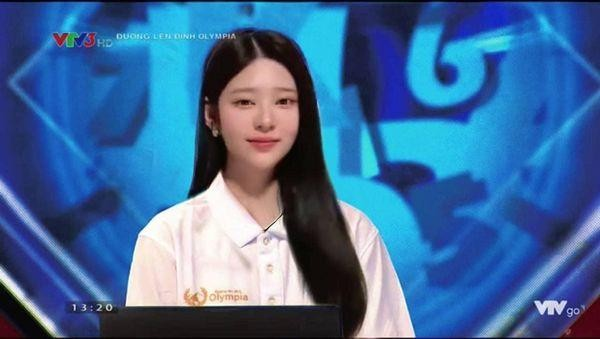 Nữ sinh Đường Lên Đỉnh Olympia bất ngờ viral nhờ nhan sắc như "thần tiên tỷ tỷ" nhưng chỉ 5 phút sau sự thật được vén màn!- Ảnh 2.