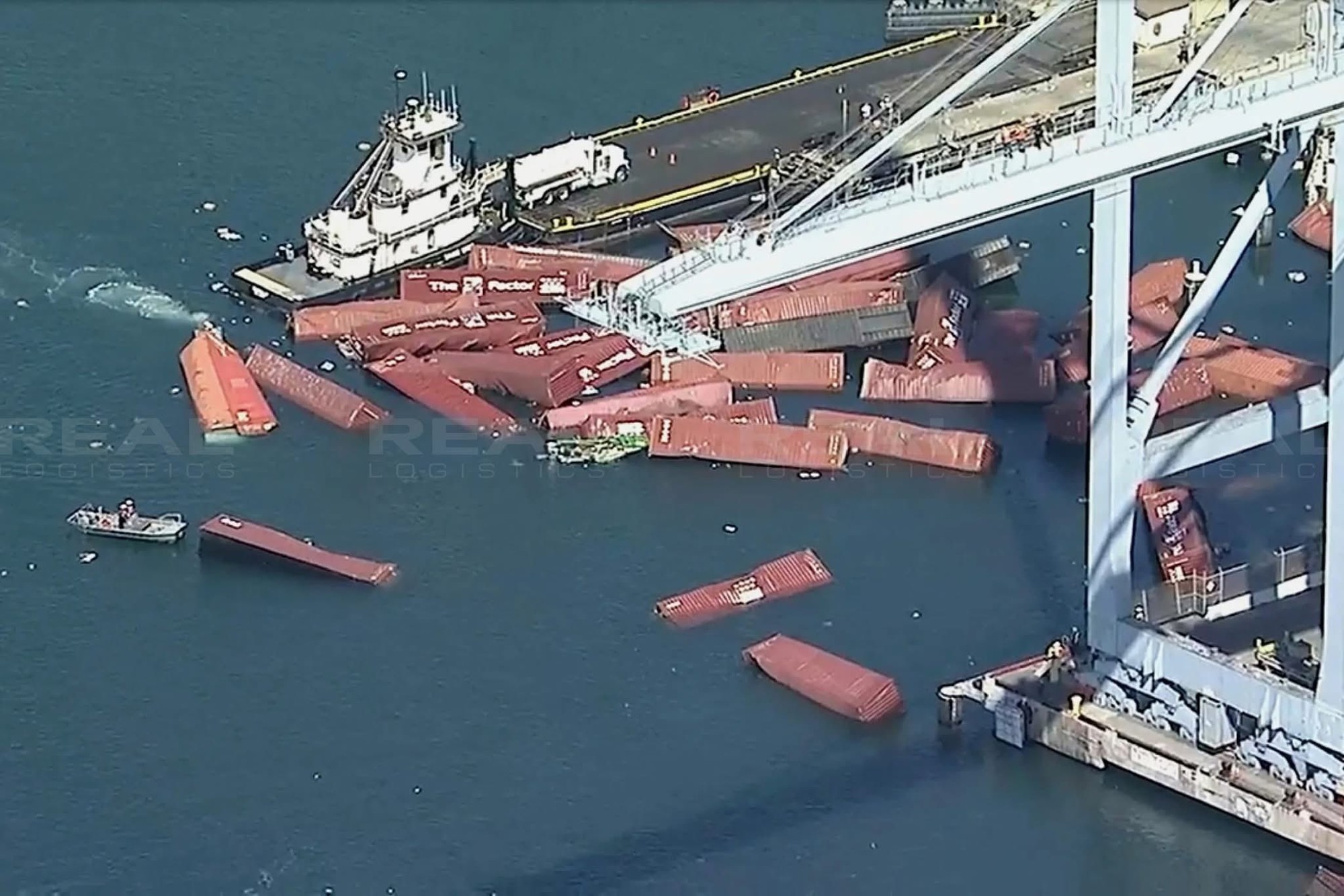 67 container rơi khỏi tàu hàng Zim Mississippi, trôi nổi trên biển tại cảng Long Beach, Mỹ- Ảnh 2.