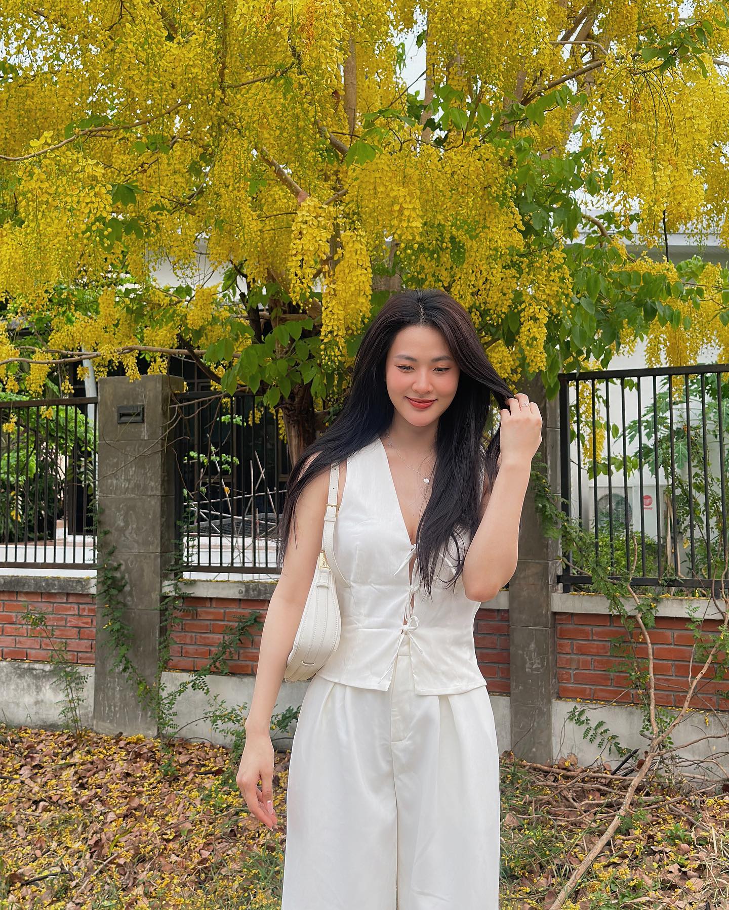 Nữ diễn viên Việt đã xinh mê mẩn còn có style chuẩn nàng thơ- Ảnh 11.