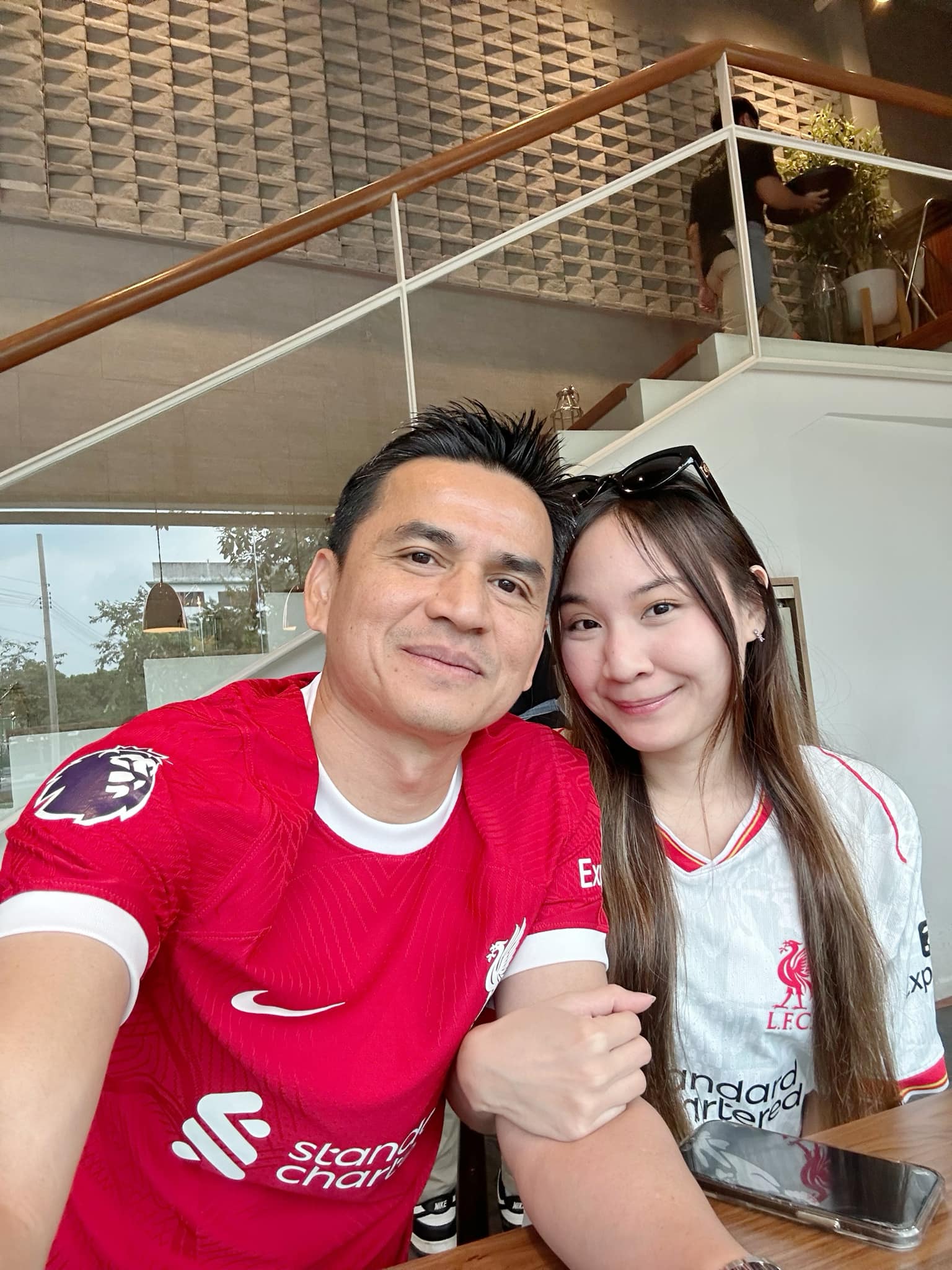 Ái nữ nhà HLV Kiatisuk xinh như hoa hậu, từng được 
