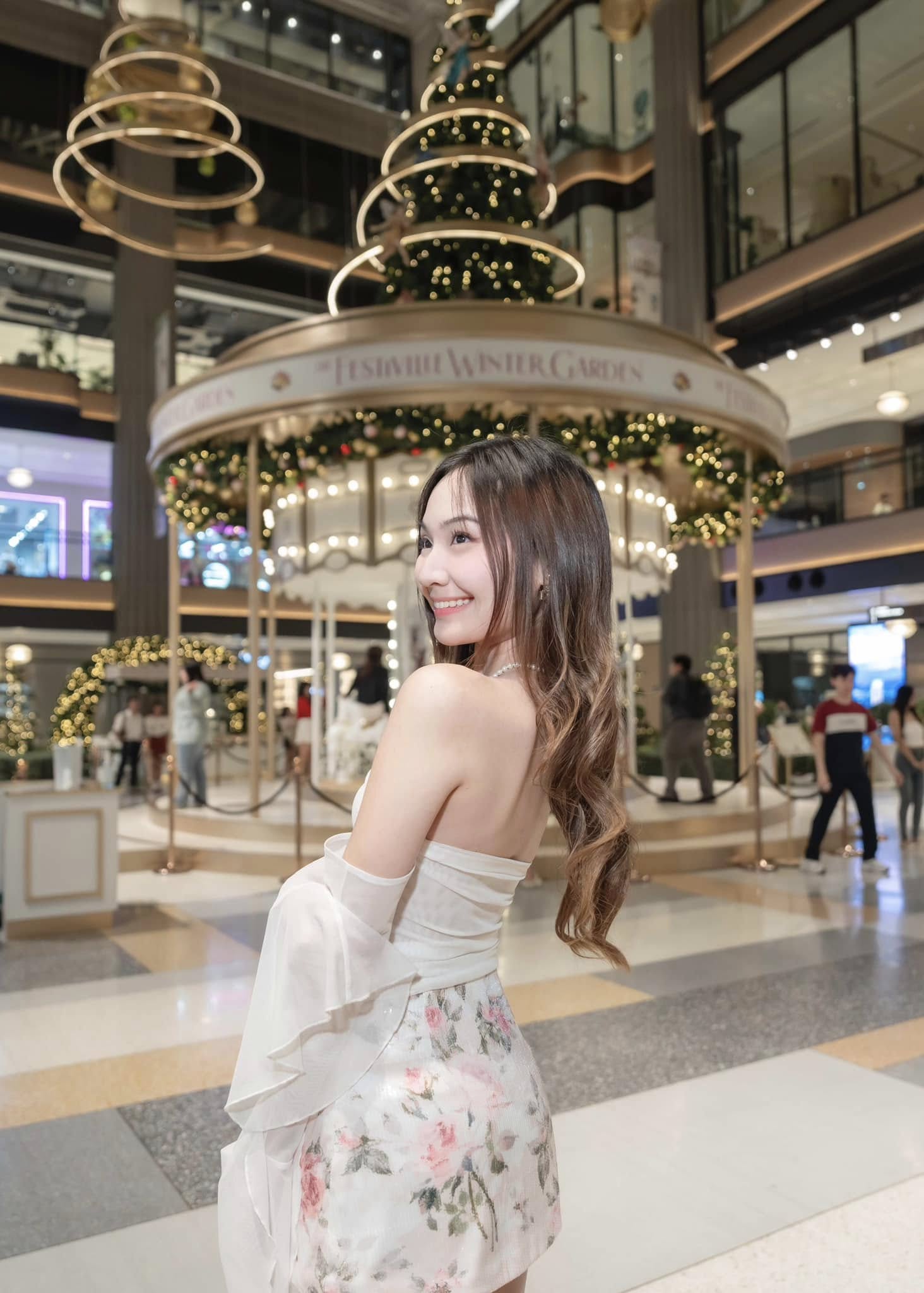 Ái nữ nhà HLV Kiatisuk xinh như hoa hậu, từng được 