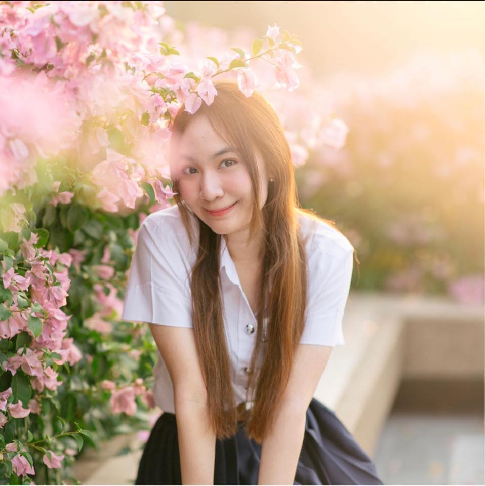 Ái nữ nhà HLV Kiatisuk xinh như hoa hậu, từng được 