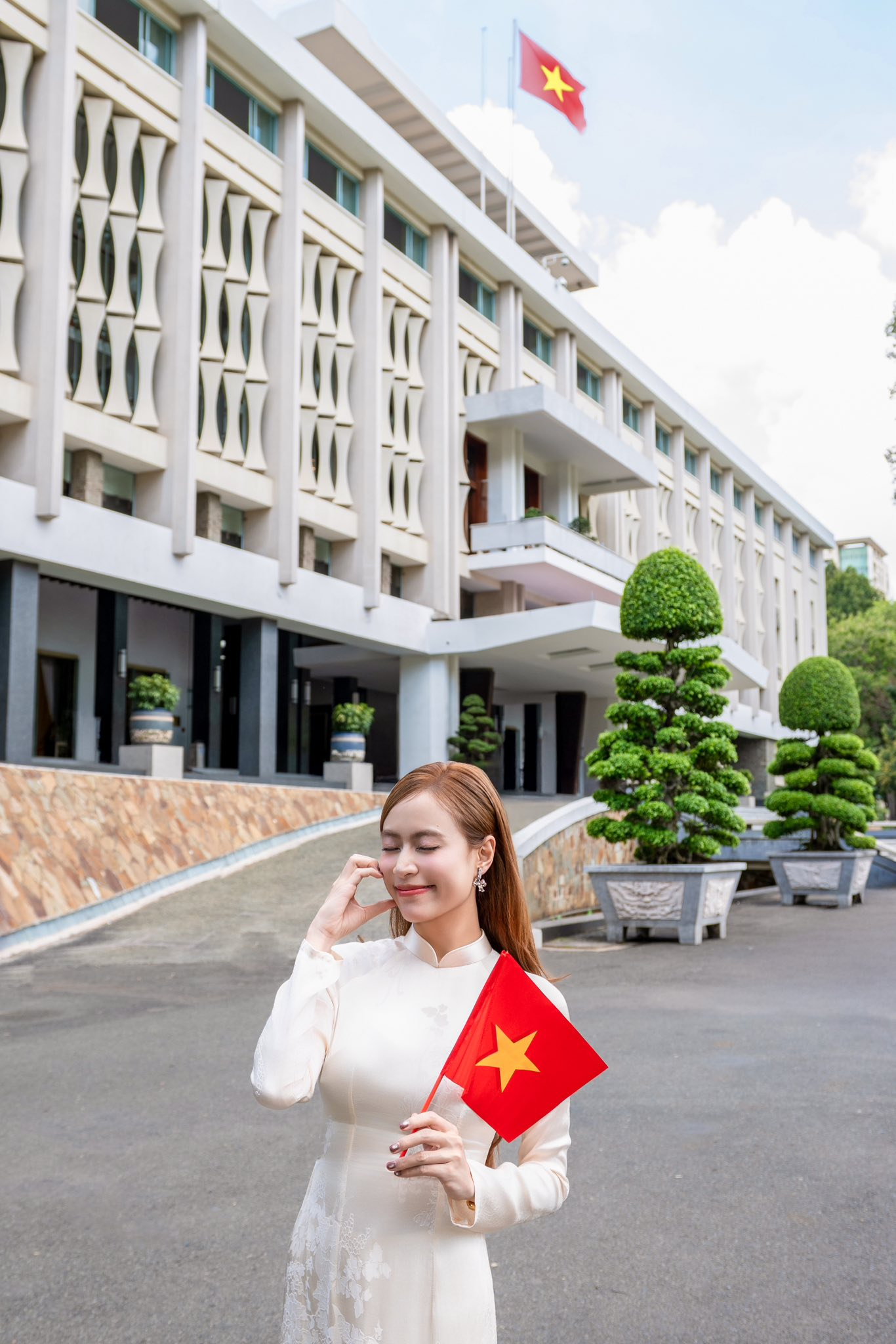 "Bóc giá" những thiết áo dài mà Hoàng Thùy Linh từng diện: Có mẫu áo giá hơn 6 triệu đồng- Ảnh 16.