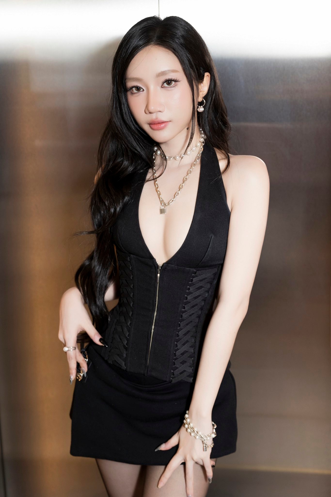 "Tóm dính" 1 Em Xinh cặp kè với tình trẻ kém 4 tuổi giữa trung tâm thương mại- Ảnh 7.