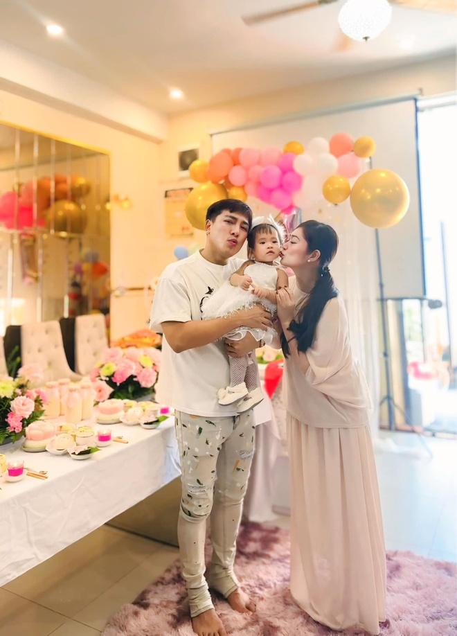 3 cặp Vbiz càng bóc càng twist: Sơn Tùng - Hải Tú ồn ào 4 năm ngày càng rối, giật mình trước màn “đánh úp” công khai của đôi số 2!- Ảnh 8.