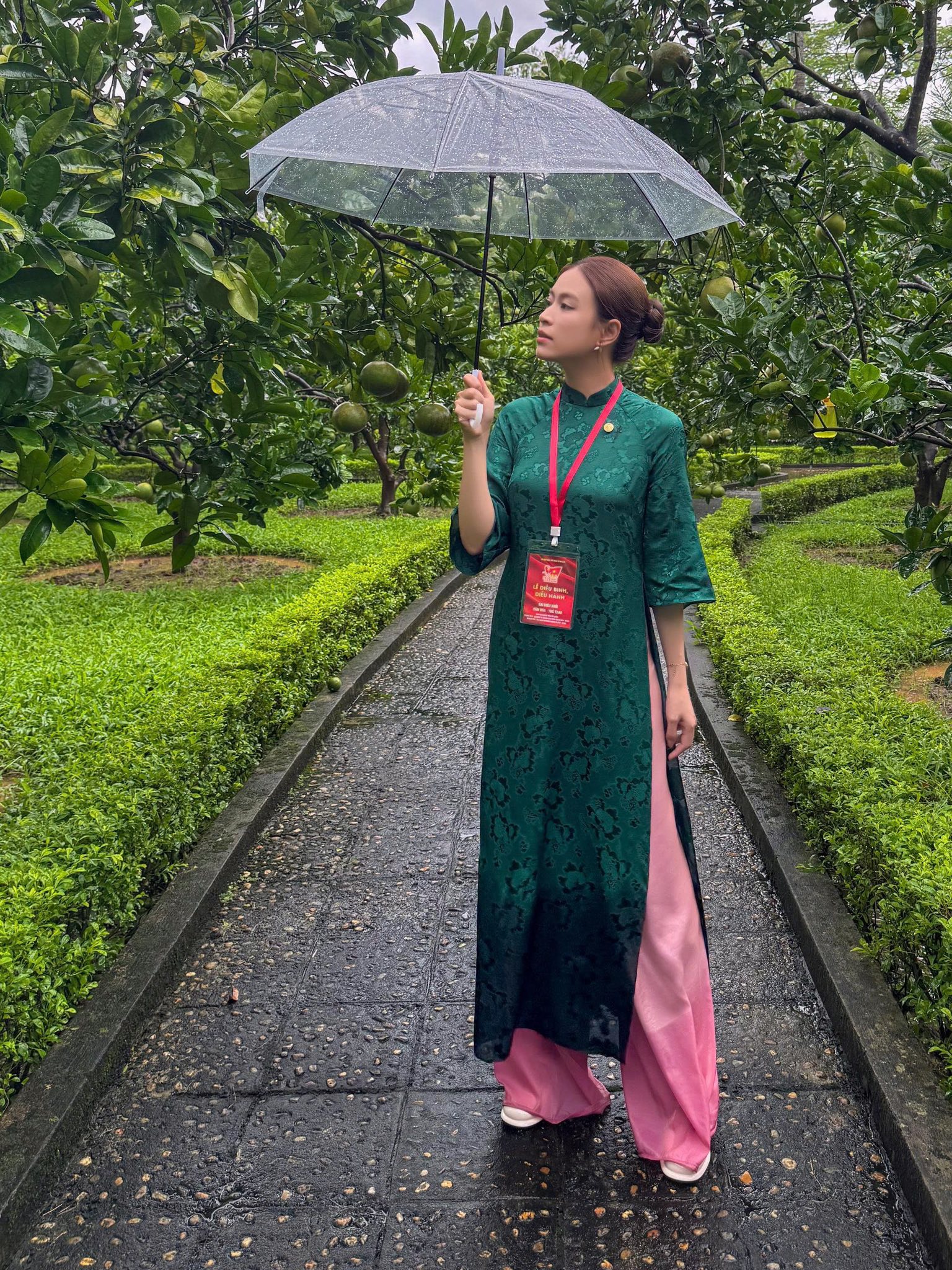 "Bóc giá" những thiết áo dài mà Hoàng Thùy Linh từng diện: Có mẫu áo giá hơn 6 triệu đồng- Ảnh 7.