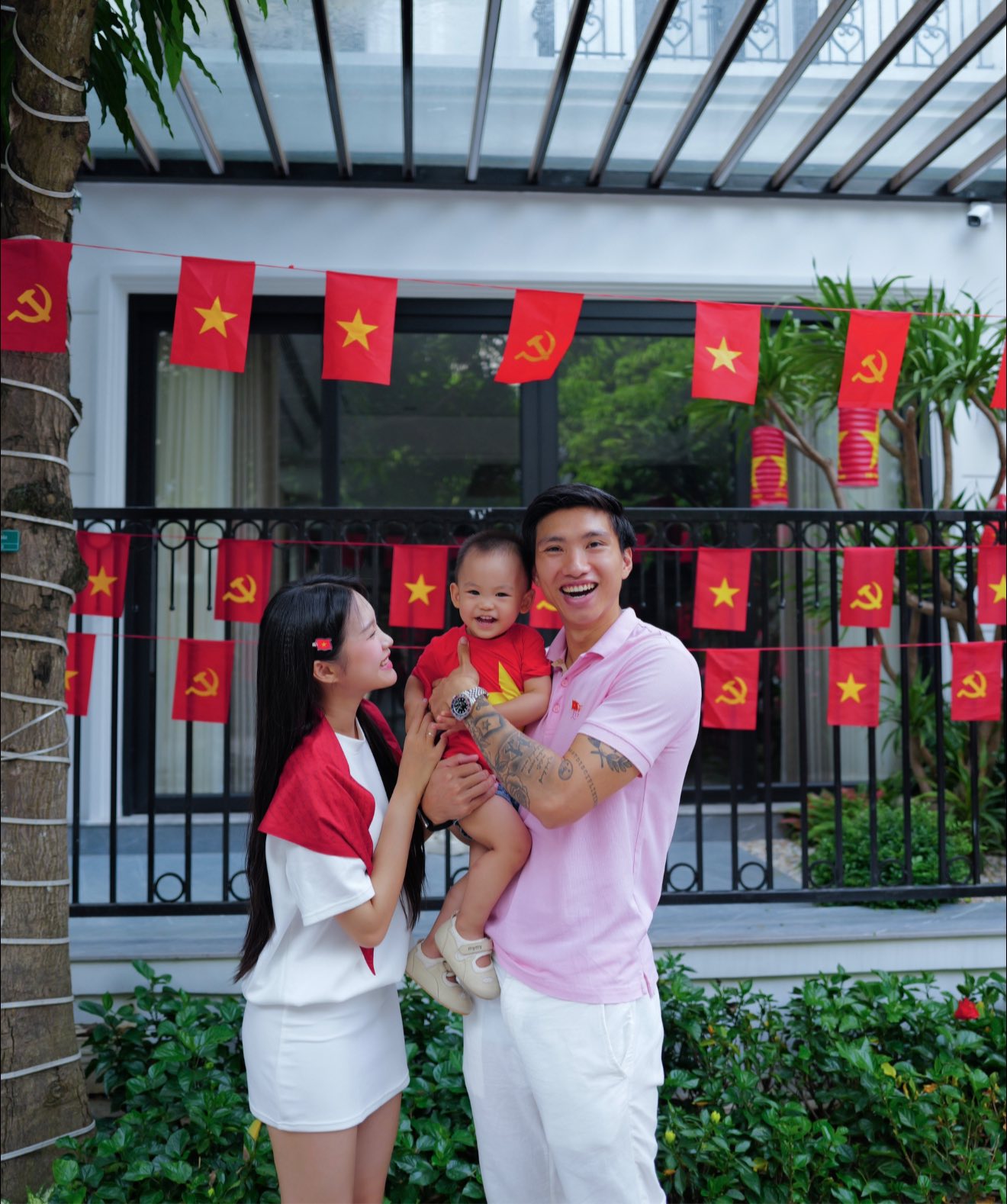 Vợ chồng Văn Hậu - Hải My rộn r&agrave;ng t&acirc;n gia biệt thự bề thế xa hoa, nội thất bạc tỷ lần đầu h&eacute; lộ- Ảnh 10.