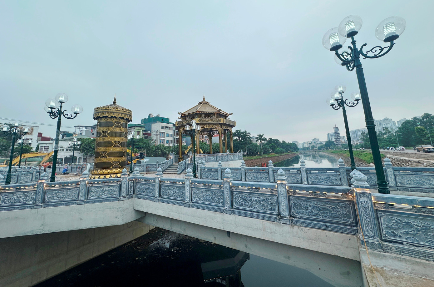 Đập dâng trên sông Tô Lịch hoạt động ra sao khi bổ sung nước từ Hồ Tây vào?- Ảnh 5.