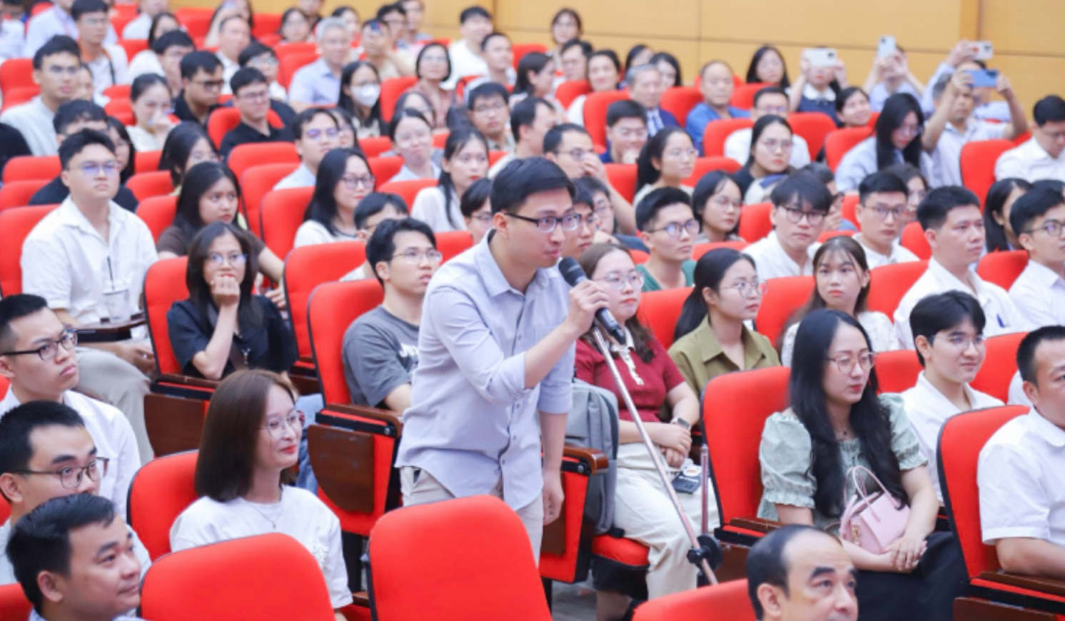Hé lộ chuyên ngành bác sĩ nội trú "siêu hot": Hết chỉ tiêu ngay từ thí sinh thứ 33- Ảnh 1.