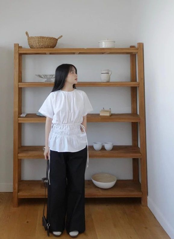 Jennie mặt mộc + diện đồ trắng: U30 mà ngỡ gái 18, xin phép được phong thần!- Ảnh 9. Jennie mặt mộc + diện đồ trắng: U30 mà ngỡ gái 18, xin phép được phong thần!- Ảnh 9.