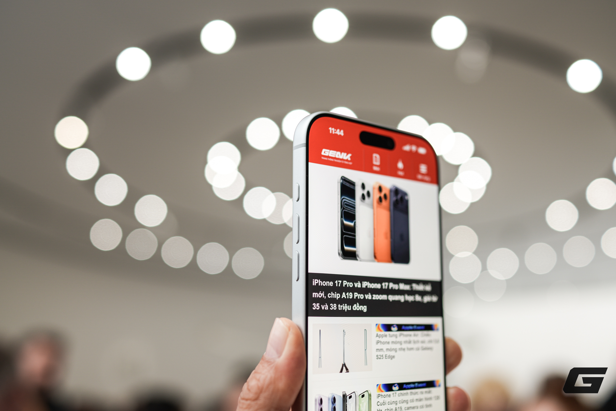 Trên tay iPhone 17 Pro Max tại Mỹ: Camera nâng cấp lớn, bộ ba chip mới A19 Pro + N1 + C1X, pin trâu nhất lịch sử nhưng phải đánh đổi dày và nặng hơn, giá tại Việt Nam cũng cao hơn- Ảnh 9. Trên tay iPhone 17 Pro Max tại Mỹ: Camera nâng cấp lớn, bộ ba chip mới A19 Pro + N1 + C1X, pin trâu nhất lịch sử nhưng phải đánh đổi dày và nặng hơn, giá tại Việt Nam cũng cao hơn- Ảnh 9.