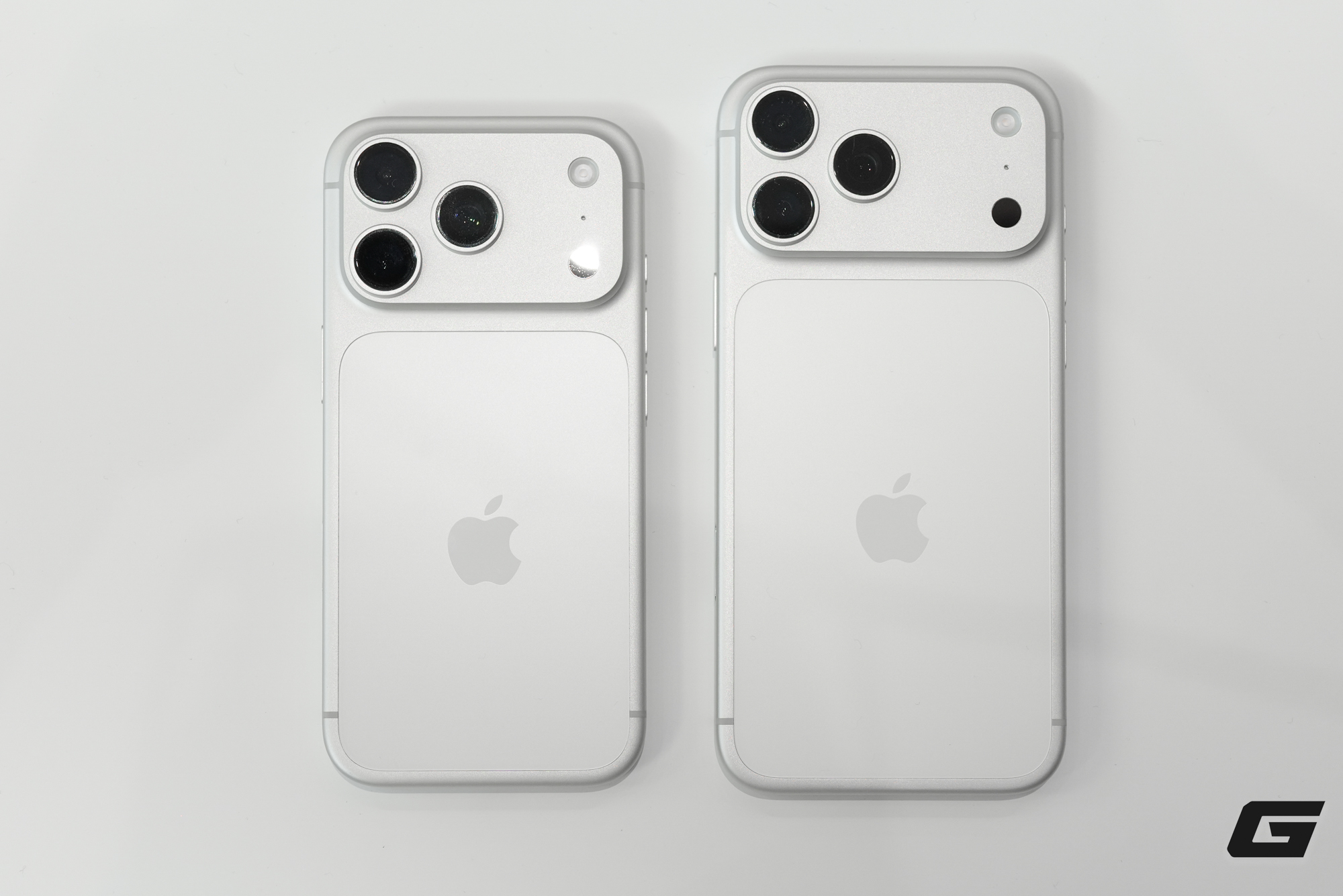 Trên tay iPhone 17 Pro Max tại Mỹ: Camera nâng cấp lớn, bộ ba chip mới A19 Pro + N1 + C1X, pin trâu nhất lịch sử nhưng phải đánh đổi dày và nặng hơn, giá tại Việt Nam cũng cao hơn- Ảnh 14. Trên tay iPhone 17 Pro Max tại Mỹ: Camera nâng cấp lớn, bộ ba chip mới A19 Pro + N1 + C1X, pin trâu nhất lịch sử nhưng phải đánh đổi dày và nặng hơn, giá tại Việt Nam cũng cao hơn- Ảnh 14.